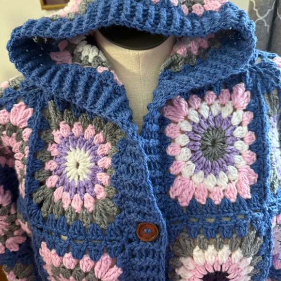 New women's crochet handmade xl granny square longer cardigan with buttons - Picture 2 of 13